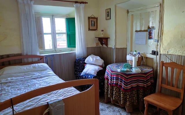 4 soveværelse Byhus til salg i Orgiva - € 70.000 (Ref: 5691330)