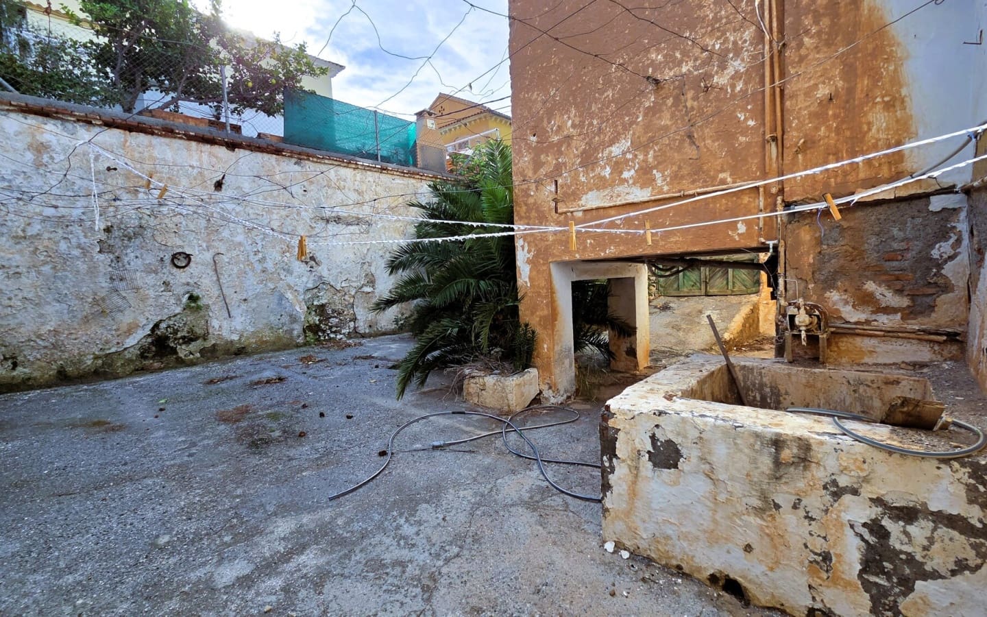 4 bedroom Townhouse for sale in Orgiva - € 70,000 (Ref: 5691330)