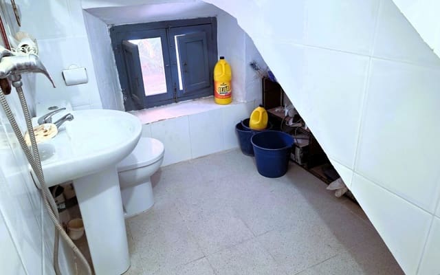 4 bedroom Townhouse for sale in Orgiva - € 70,000 (Ref: 5691330)