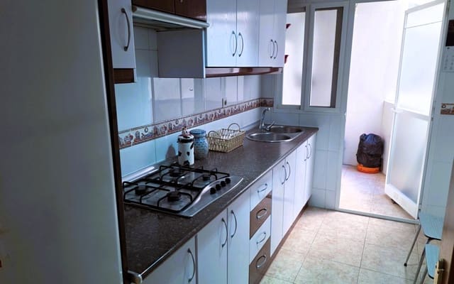 Piso de 3 habitaciones en Salobreña en venta - 180.000 € (Ref: 5776335)