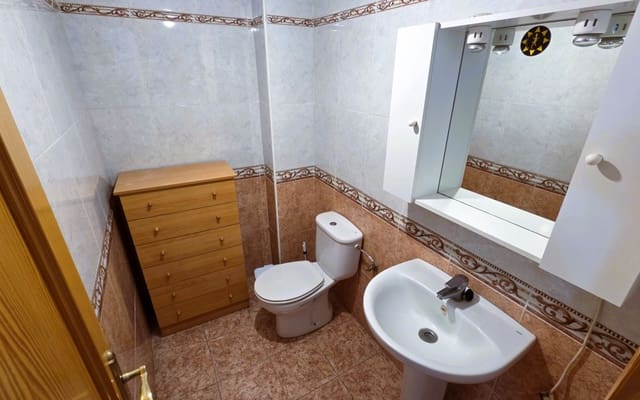 Piso de 3 habitaciones en Salobreña en venta - 180.000 € (Ref: 5776335)