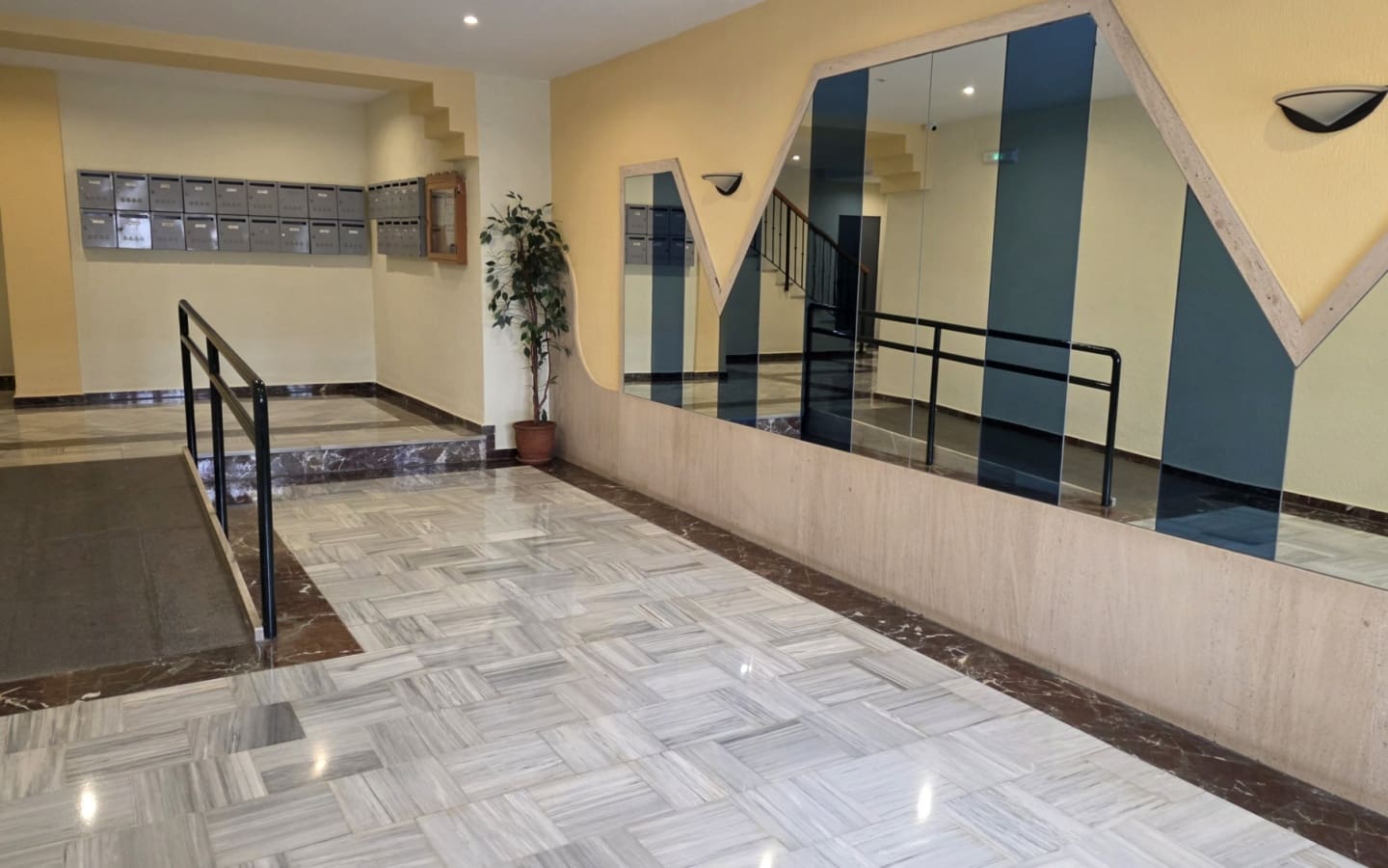 3 bedroom Apartment for sale in Salobrena with garage - € 250,000 (Ref: 5890162)