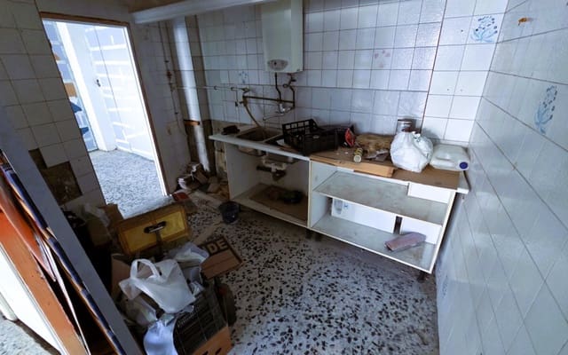 Apartment for sale in Salobreña - € 65,000 (Ref: 5955024)