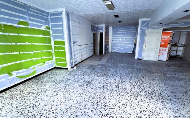 Apartment for sale in Salobreña - € 65,000 (Ref: 5955024)