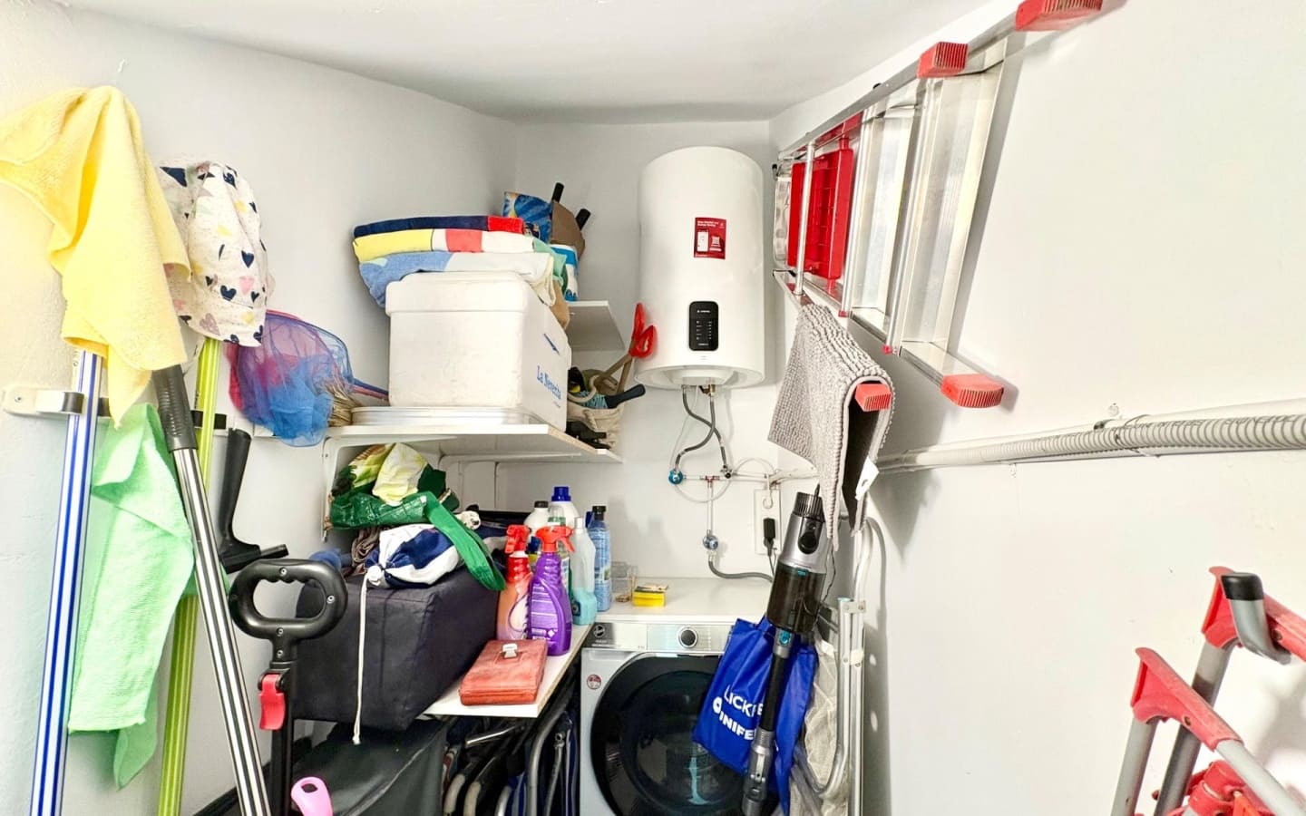 Business for sale in Salobrena - € 78,000 (Ref: 5978683)