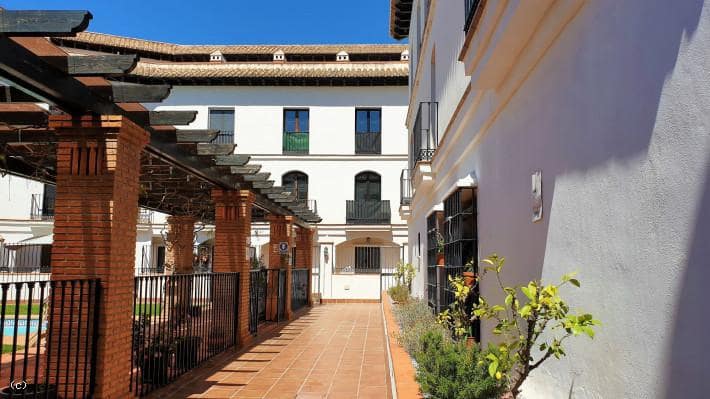 2 slaapkamer Appartement te koop in Velez de Benaudalla met zwembad - € 124.000 (Ref: 6010172)