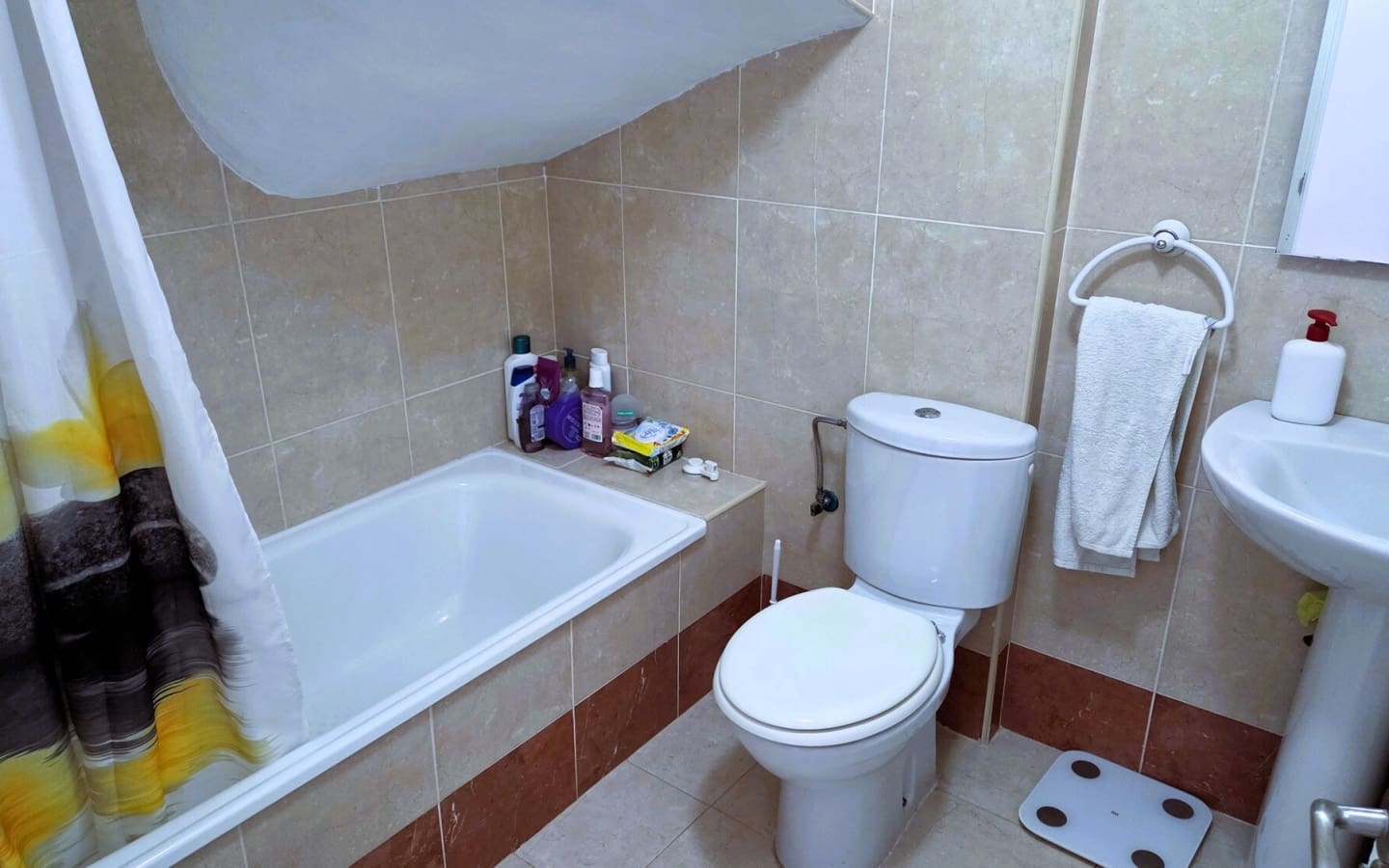 2 slaapkamer Appartement te koop in Velez de Benaudalla met zwembad - € 124.000 (Ref: 6010172)