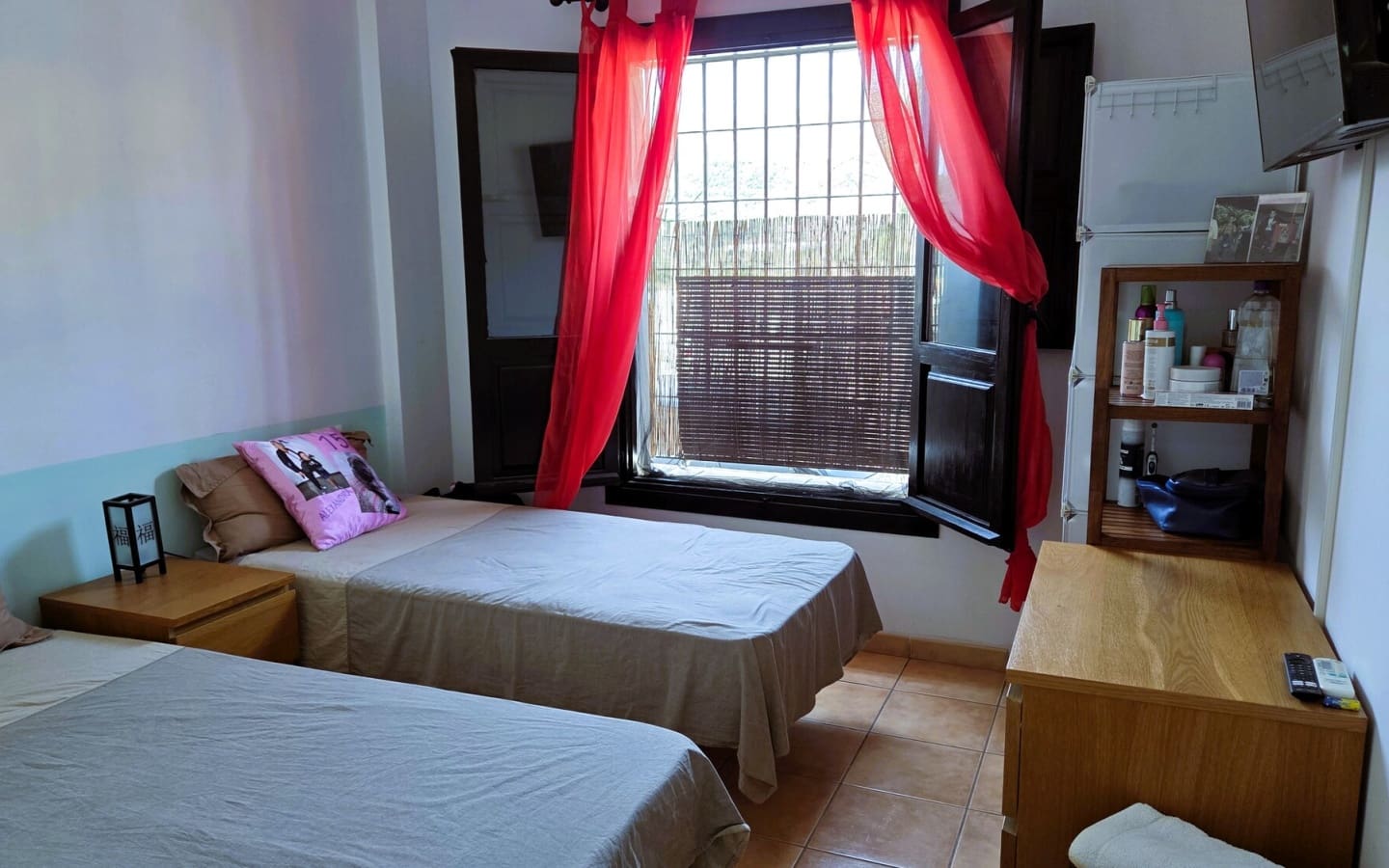 2 slaapkamer Appartement te koop in Velez de Benaudalla met zwembad - € 124.000 (Ref: 6010172)