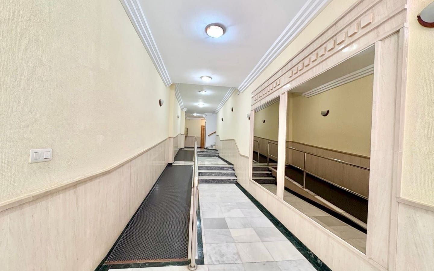 3 soveværelse Lejlighed til salg i Salobrena med garage - € 220.000 (Ref: 6010173)