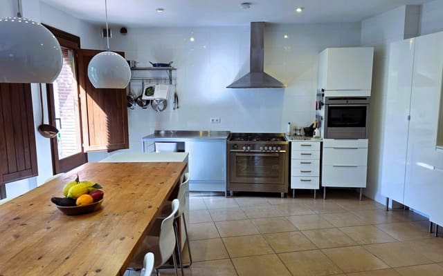 5 soveværelse Byhus til salg i Orgiva med garage - € 320.000 (Ref: 6039838)