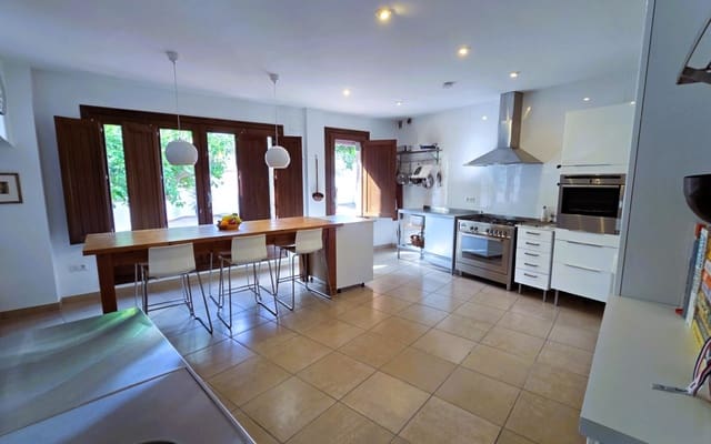 5 soveværelse Byhus til salg i Orgiva med garage - € 320.000 (Ref: 6039838)