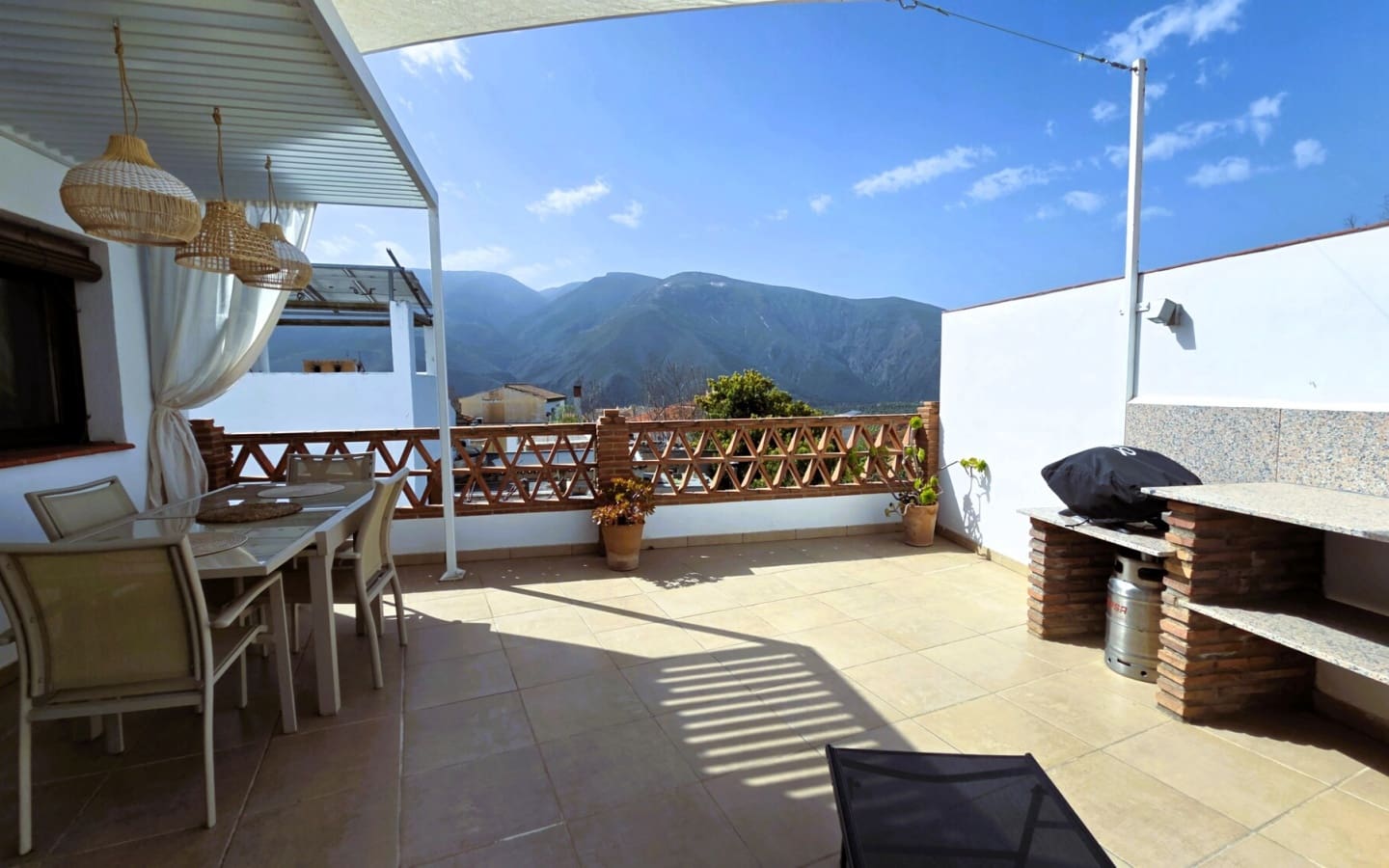 5 soveværelse Byhus til salg i Orgiva med garage - € 320.000 (Ref: 6039838)