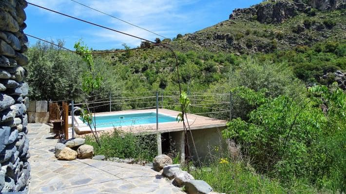 Grunde uden byggetilladelser til salg i Juviles - € 250.000 (Ref: 6077305)