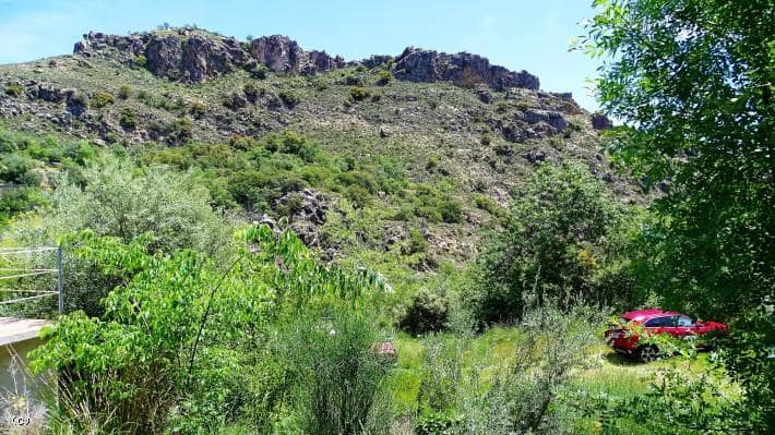 Grunde uden byggetilladelser til salg i Juviles - € 250.000 (Ref: 6077305)