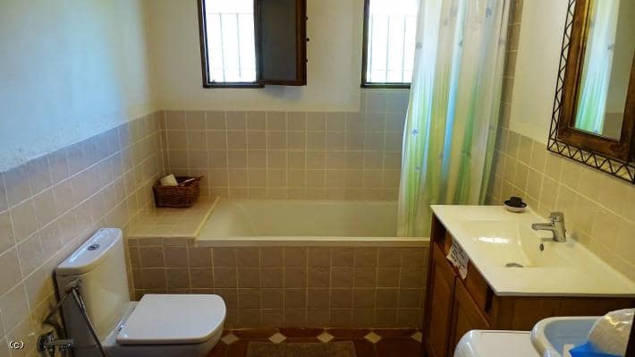 Grunde uden byggetilladelser til salg i Juviles - € 250.000 (Ref: 6077305)