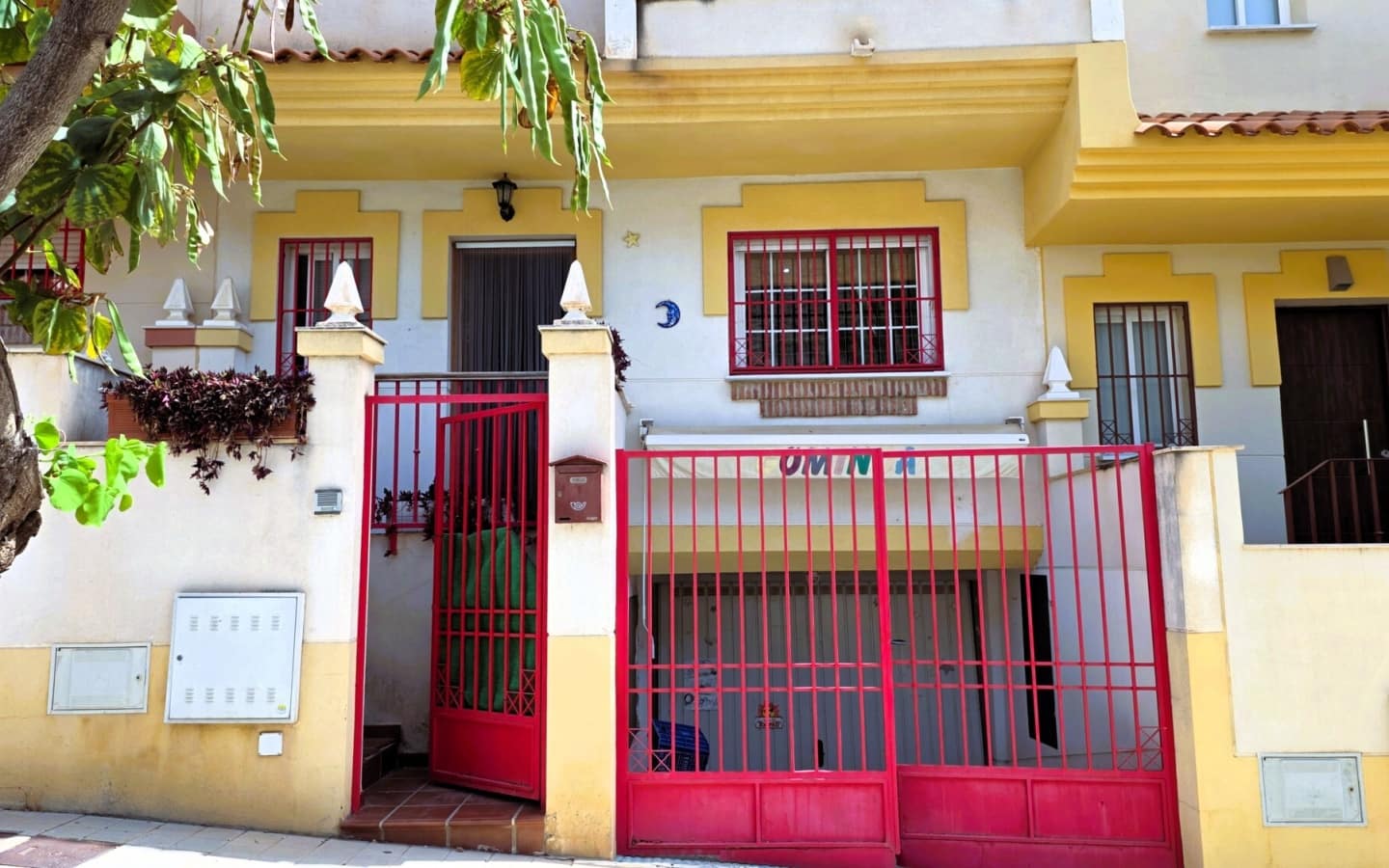 3 bedroom Townhouse for sale in Castell de Ferro with garage - € 225,000 (Ref: 6102995)