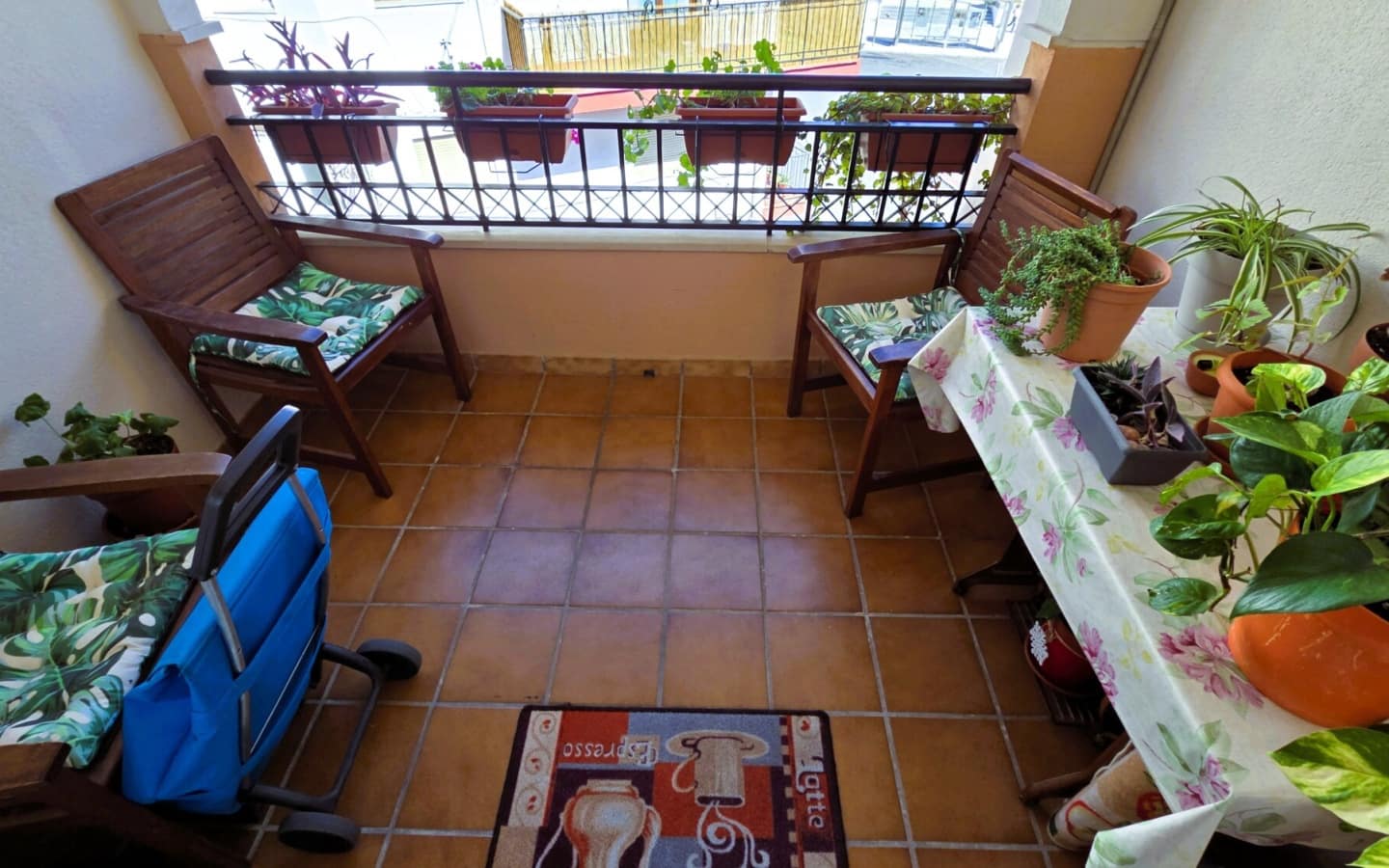 Piso de 3 habitaciones en Salobreña en venta con garaje - 215.000 € (Ref: 6141168)