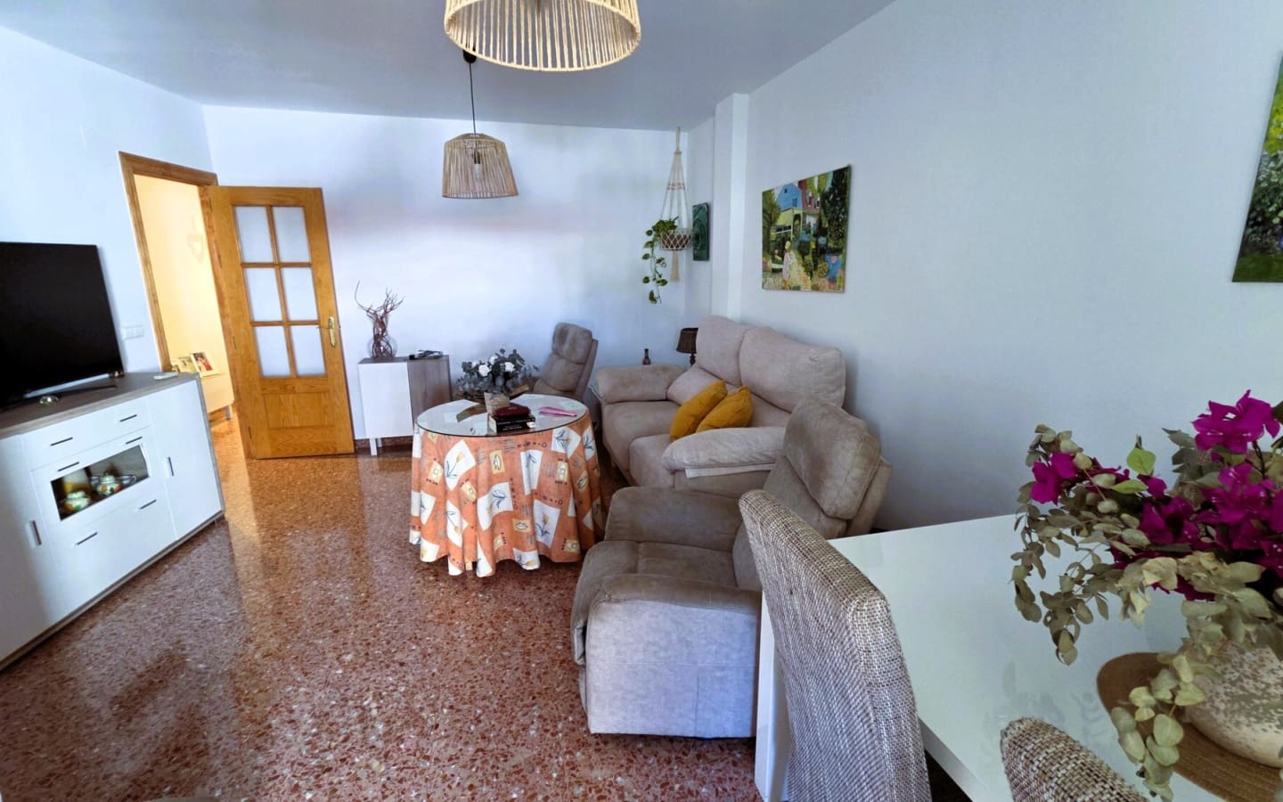 Piso de 3 habitaciones en Salobreña en venta con garaje - 215.000 € (Ref: 6141168)