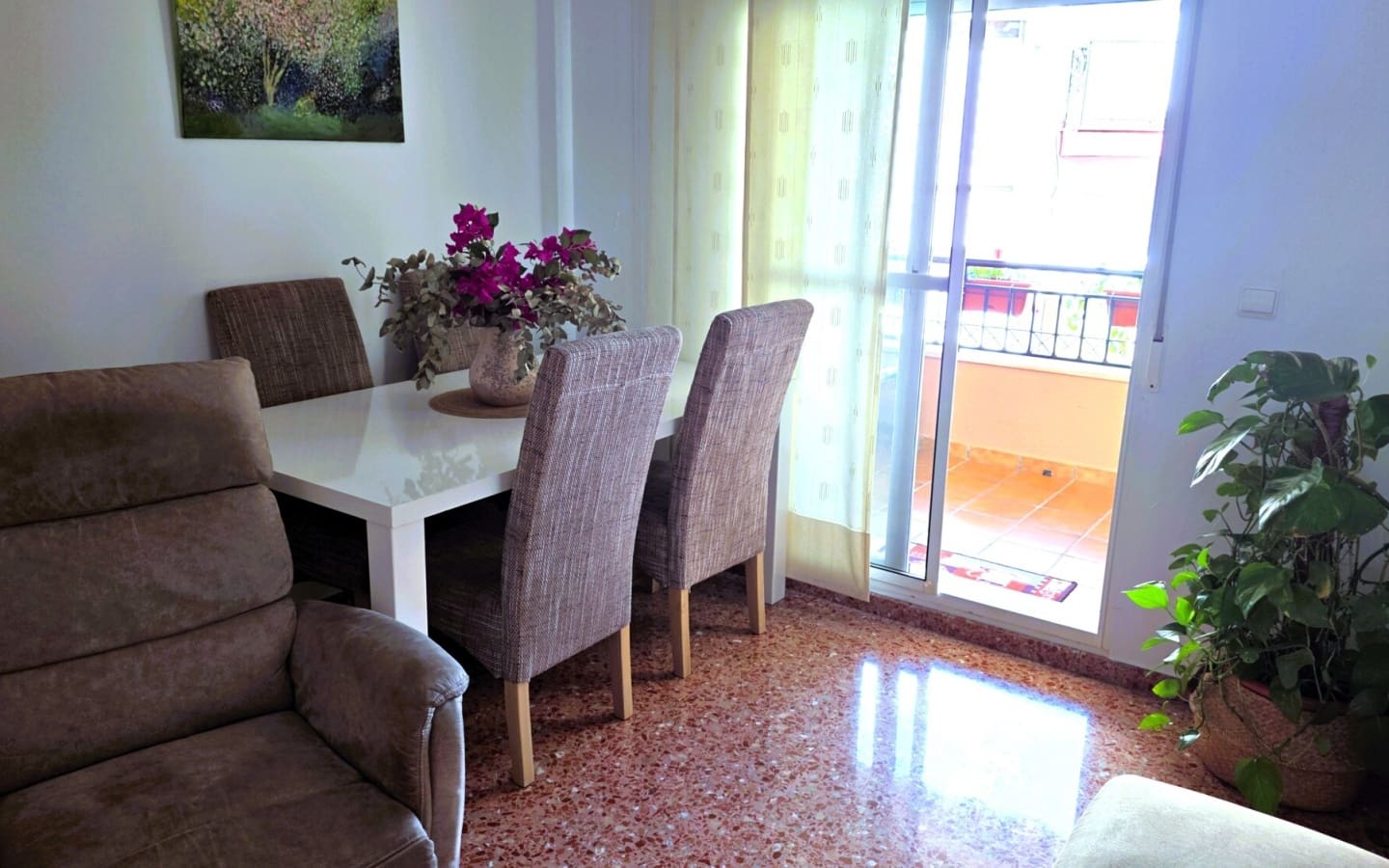 Piso de 3 habitaciones en Salobreña en venta con garaje - 215.000 € (Ref: 6141168)