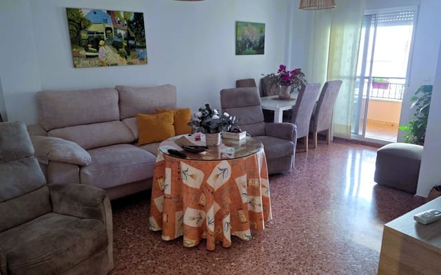 Piso de 3 habitaciones en Salobreña en venta con garaje - 215.000 € (Ref: 6141168)