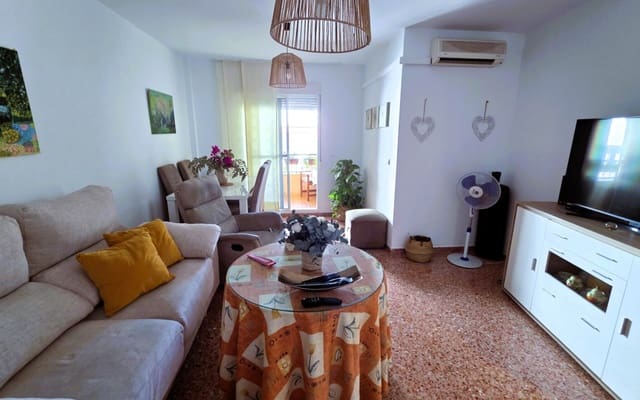 Piso de 3 habitaciones en Salobreña en venta con garaje - 215.000 € (Ref: 6141168)