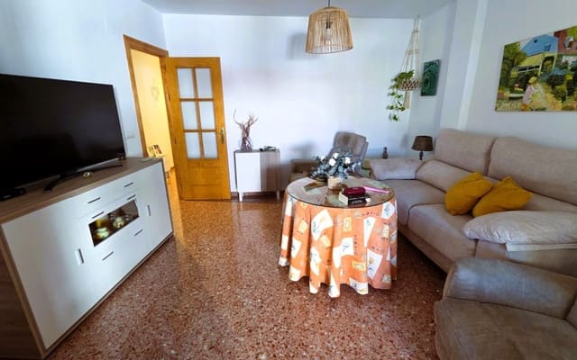 Piso de 3 habitaciones en Salobreña en venta con garaje - 215.000 € (Ref: 6141168)