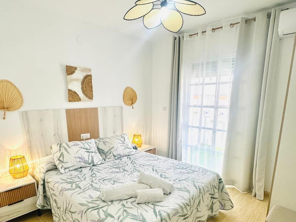 4 slaapkamer Halfvrijstaande villa te koop in Salobrena met zwembad garage - € 425.000 (Ref: 6230872)