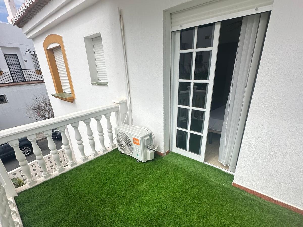 4 slaapkamer Halfvrijstaande villa te koop in Salobrena met zwembad garage - € 425.000 (Ref: 6230872)