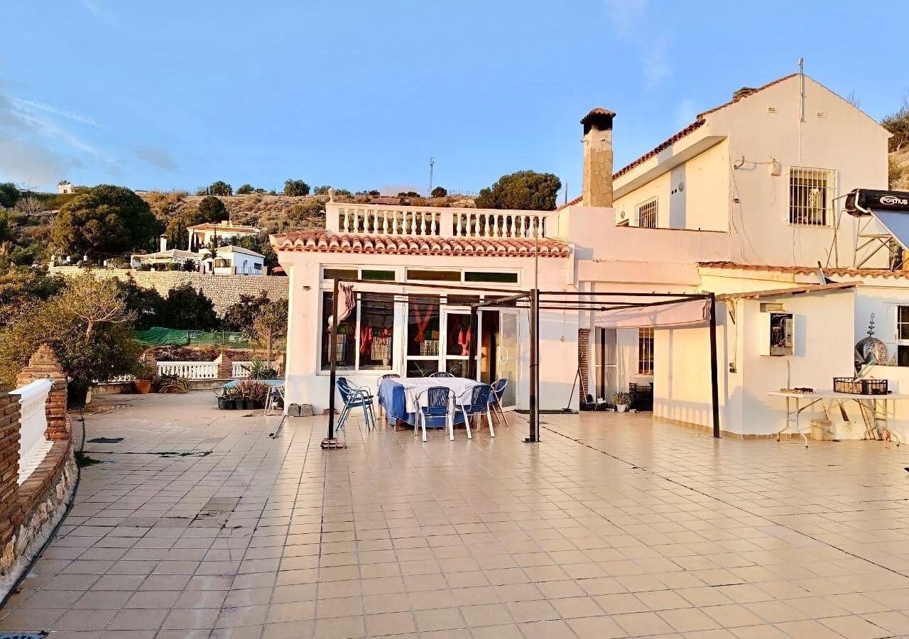 5 sypialnia Finka/Dom wiejski na sprzedaż w Motril z basenem garażem - 499 000 € (Ref: 6237649)
