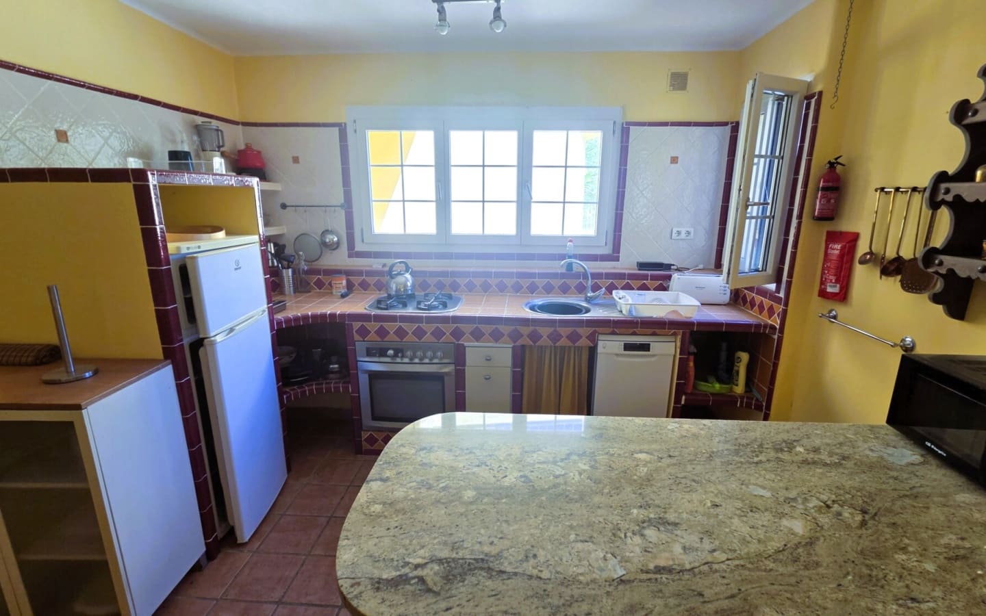 9 sovrum Lägenhet till salu i Orgiva med pool garage - 850 000 € (Ref: 6241015)