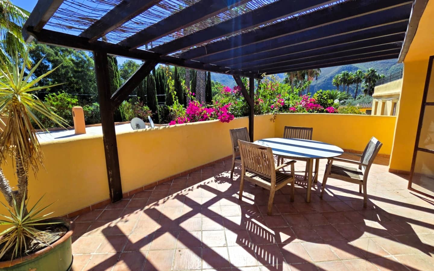 9 sovrum Lägenhet till salu i Orgiva med pool garage - 850 000 € (Ref: 6241015)