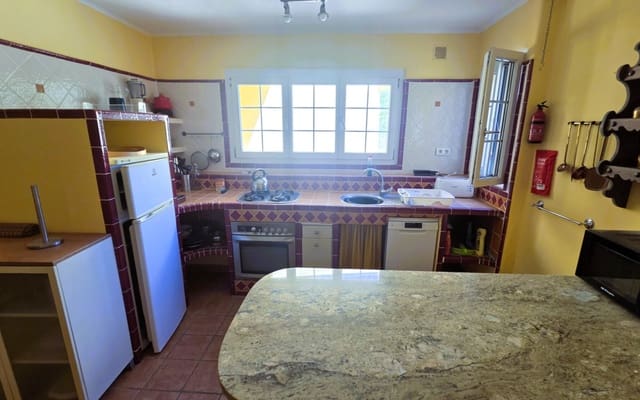 9 sovrum Lägenhet till salu i Orgiva med pool garage - 850 000 € (Ref: 6241015)