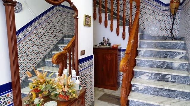 6 soveværelse Byhus til salg i Lanjarón med garage - € 200.000 (Ref: 6515107)