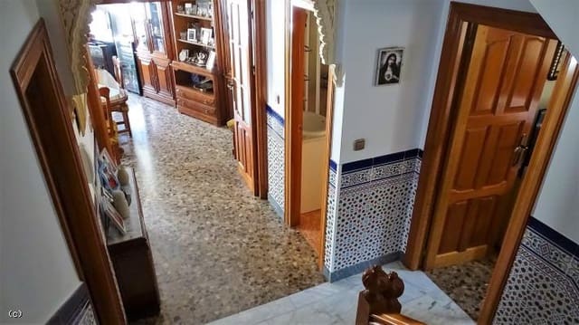 6 soveværelse Byhus til salg i Lanjarón med garage - € 200.000 (Ref: 6515107)