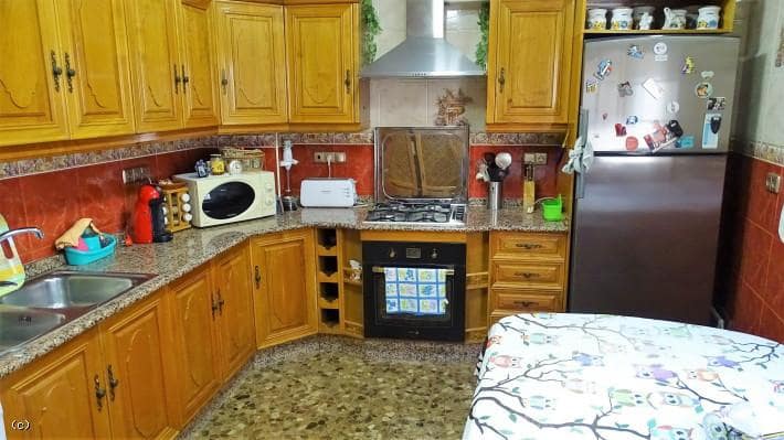 6 soveværelse Byhus til salg i Lanjaron med garage - € 200.000 (Ref: 6515107)