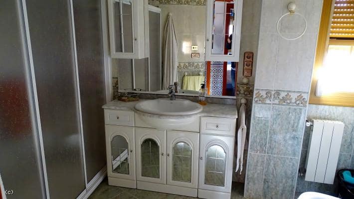 6 soveværelse Byhus til salg i Lanjaron med garage - € 200.000 (Ref: 6515107)