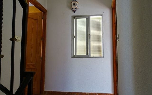 4 soveværelse Byhus til salg i Orgiva - € 118.000 (Ref: 6944141)