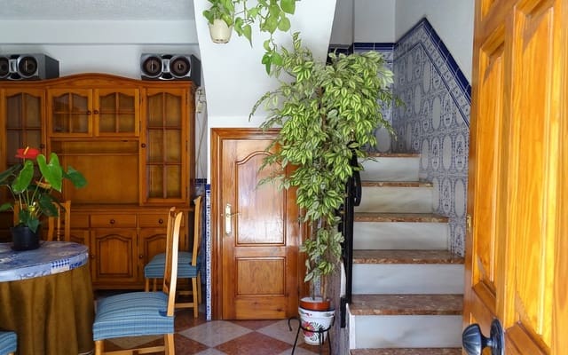 4 soveværelse Byhus til salg i Orgiva - € 118.000 (Ref: 6944141)