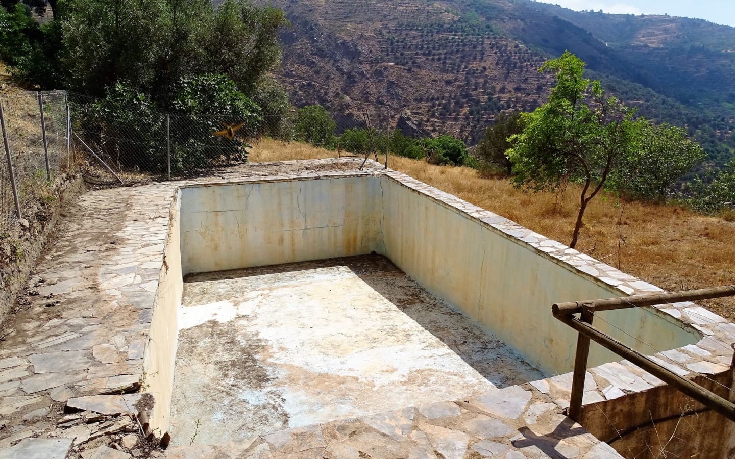 Undeveloped Land for sale in Lanjaron - € 100,000 (Ref: 6977163)