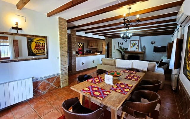 4 soveværelse Villa til salg i Carataunas med swimmingpool garage - € 299.000 (Ref: 8573052)