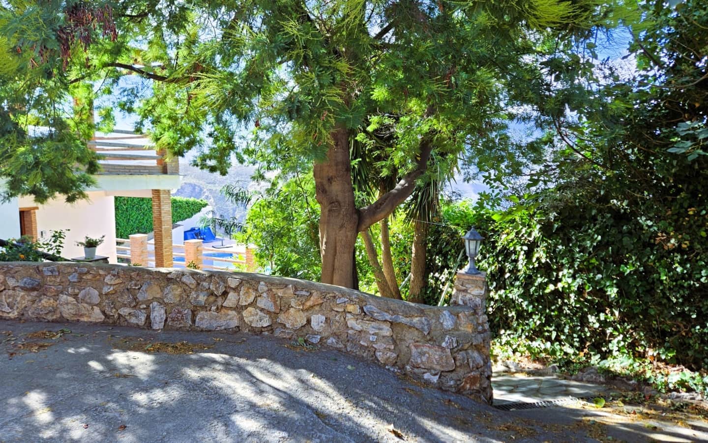 4 soveværelse Villa til salg i Carataunas med swimmingpool garage - € 299.000 (Ref: 8573052)