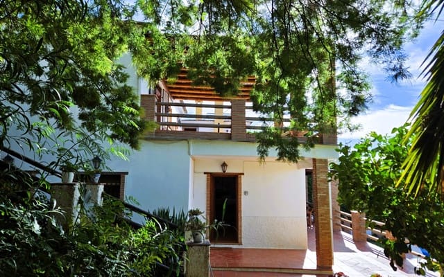 4 soveværelse Villa til salg i Carataunas med swimmingpool garage - € 299.000 (Ref: 8573052)