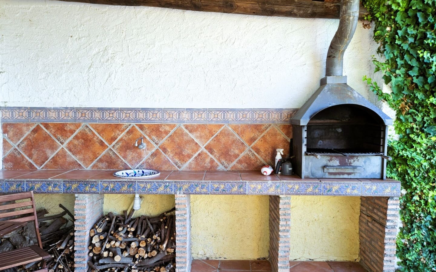 4 soveværelse Villa til salg i Carataunas med swimmingpool garage - € 299.000 (Ref: 8573052)