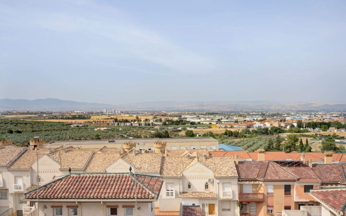 4 soveværelse Semi-Rækkehus til salg i Peligros med garage - € 325.000 (Ref: 9094434)