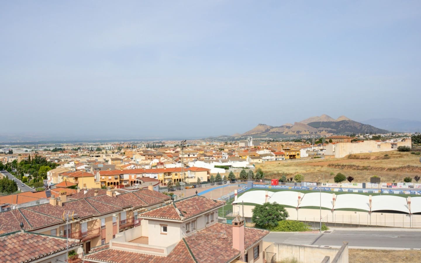 4 soveværelse Semi-Rækkehus til salg i Peligros med garage - € 325.000 (Ref: 9094434)