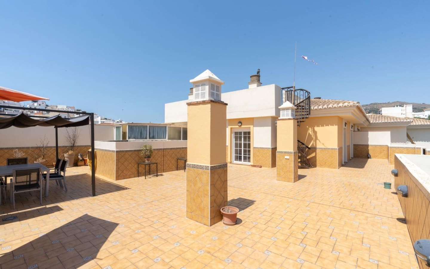 3 soverom Leilighet til salgs i Salobrena med garasje - € 340 000 (Ref: 9138235)