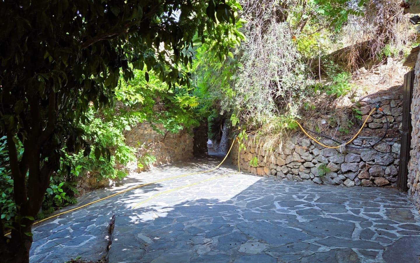 3 soveværelse Finca/Landehus til salg i Carataunas med swimmingpool garage - € 375.000 (Ref: 9152693)