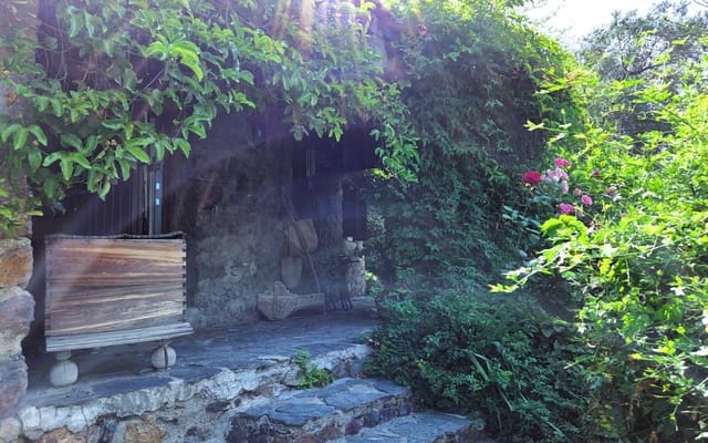 3 soveværelse Finca/Landehus til salg i Carataunas med swimmingpool garage - € 375.000 (Ref: 9152693)