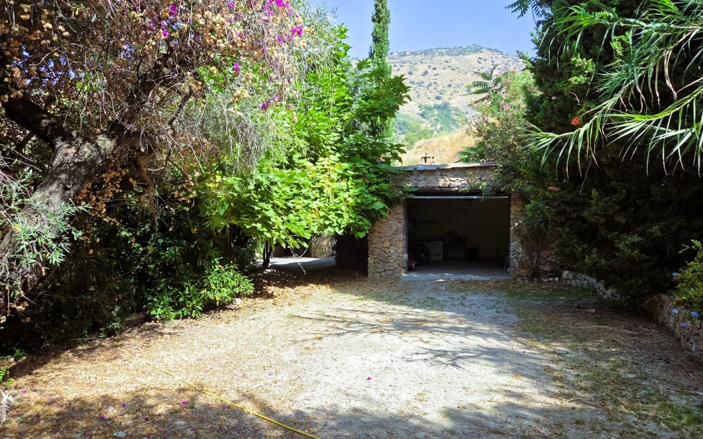 3 soveværelse Finca/Landehus til salg i Carataunas med swimmingpool garage - € 375.000 (Ref: 9152693)