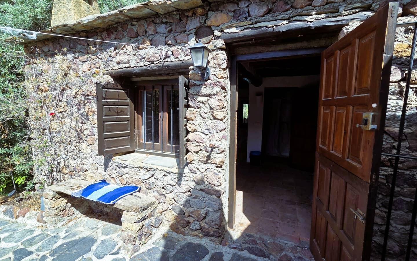 3 soveværelse Finca/Landehus til salg i Carataunas med swimmingpool garage - € 375.000 (Ref: 9152693)